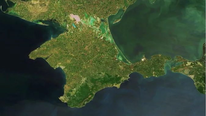 У Крим з початку окупації в'їхало росіян в 10 разів більше, ніж виїхало місцевих жителів