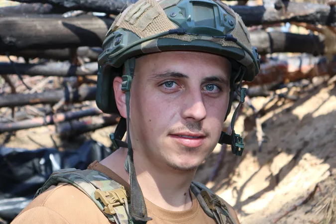 Вдивіться у ці обличчя: волинські воїни позували на «нулі» (фото)