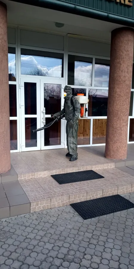У волинських лісах дезінфікують зони відпочинку (фото)