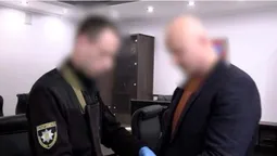 За стрільбу з автомата затримали мера Немирова (фото, відео)
