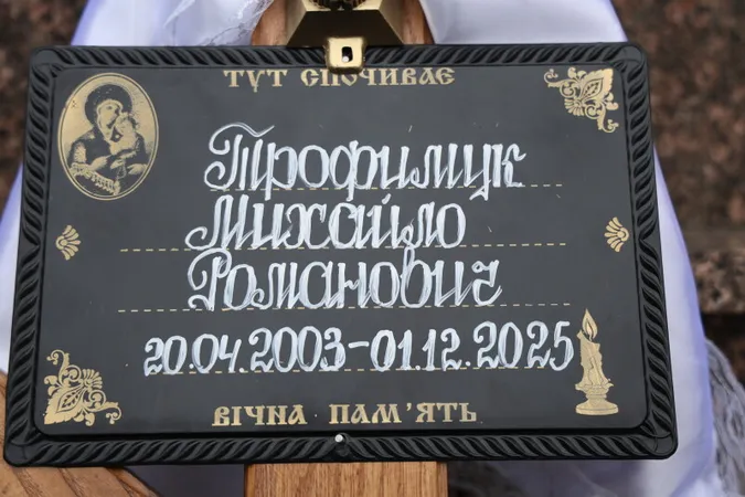 У Луцьку попрощалися з молодим Героєм Михайлом Трофимуком (фото)