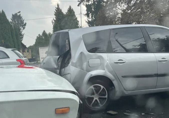 У Луцьку на Рівненській «жигуль» влупився у Renault (фото)