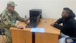 На «Ягодині» індієць прикинувся греком, аби потрапити до ЄС (фото)