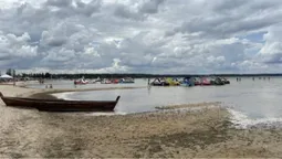Дощі не допомогли: рівень води у Світязі падає (фото)