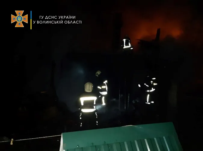 Через несправне пічне опалення: на Волині під час пожежі загинула літня жінка (відео)