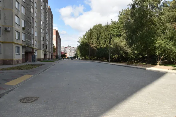 Як у Луцьку ремонтують двори (фото)