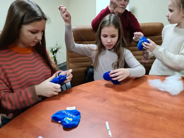 У Липинах дітям військовослужбовців влаштували екскурсію в країну іграшок (фото)