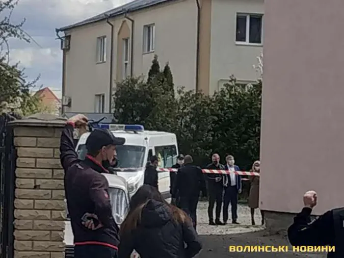Встановили особу чоловіка, якого знайшли з перерізаним горлом у Луцьку