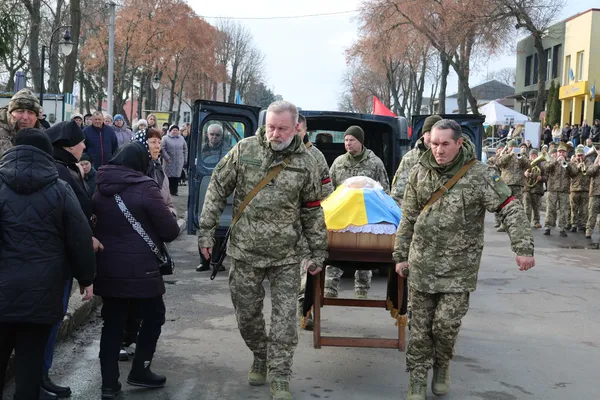 Понад рік вважався зниклим: на Волині попрощалися із солдатом Василем Цвілюком (фото)