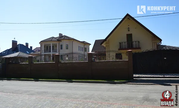 Елітна «Рукавичка»: як під Луцьком «роздерибанили »гектари землі (фото, відео)