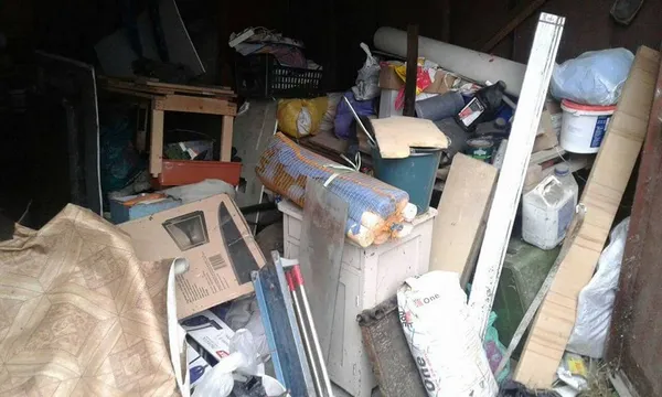 Муніципали показали, що лучани зберігають у незаконних гаражах (фото)