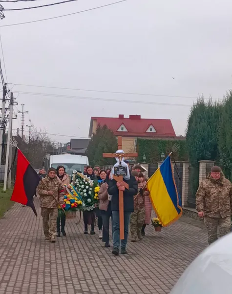 Понад рік був зниклим безвісти: у Струмівці попрощалися із воїном Іваном Шевчуком (фото)