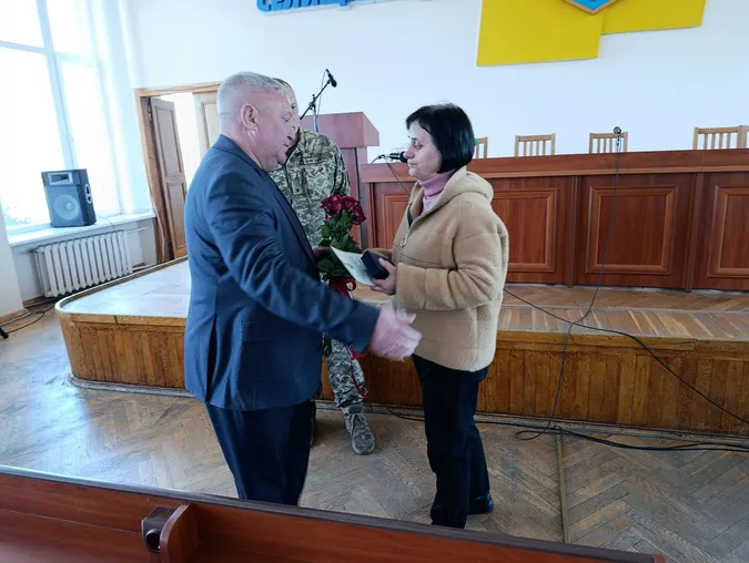 На Волині дружині загиблого воїна Сергія Ткачука вручили «Комбатантський хрест» (фото)