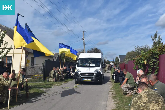 «На щиті» Героя привіз брат: на Волині попрощалися з воїном Віктором Гудьком (фото)