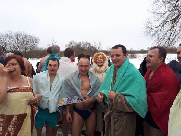Хто з відомих волинян скупався в ополонці на Водохреще (фото)
