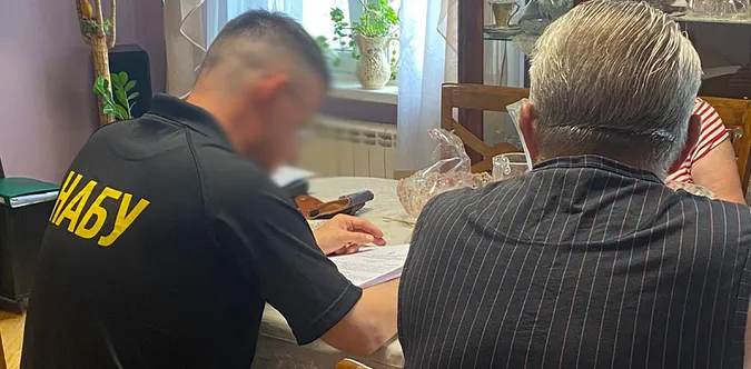НАБУ викрила міжнародну схему махінацій з паспортами на пів мільярда гривень