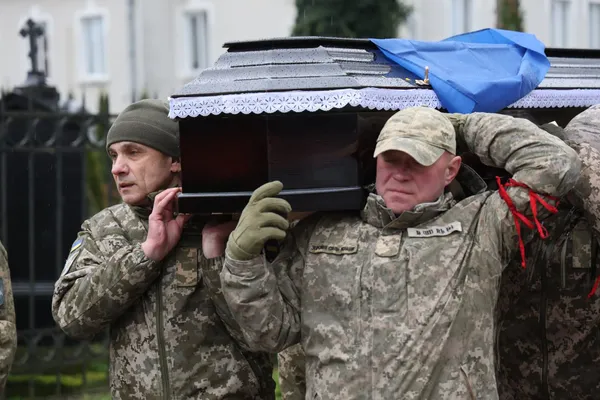 Загинув рік тому: у Луцьку провели в останню дорогу Сергія Мацюка (фото)