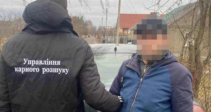 У Луцьку затримали двох розбійників, які пограбували ковельчанина (фото, відео)