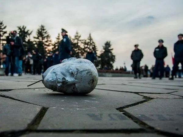 В Україні декомунізація фактично завершена, – В'ятрович