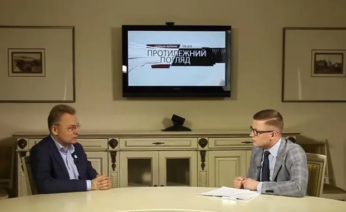 Просто зараз дивіться інтерв'ю з Андрієм Садовим