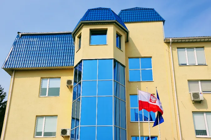 Генконсульство Польщі в Луцьку відновило свою роботу