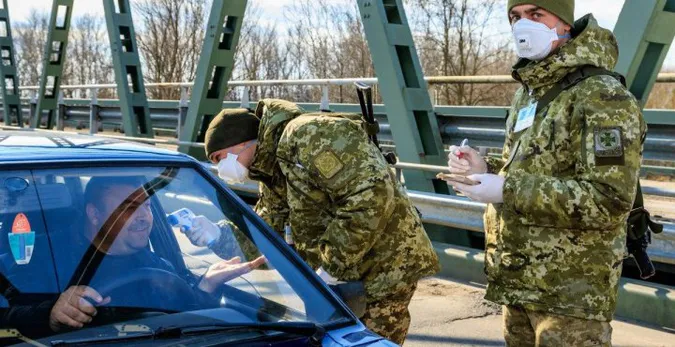 Куди ще можна виїхати і як повернутися: все, що відомо про ситуацію на кордонах