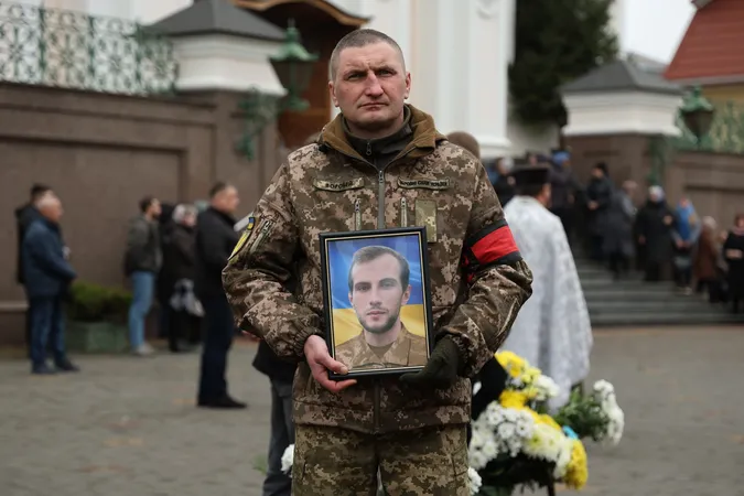 У Луцьку попрощались з Героєм Богданом Чепелою (фото)