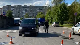 У Луцьку бус збив дитину на переході (фото)