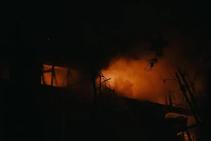 Одна з наймасованіших комбінованих атак: ворог вдарив по Києву дронами і балістикою (фото)
