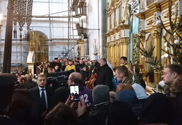 Порошенко подякував Михаїлу за «мужнє рішення» на Соборі