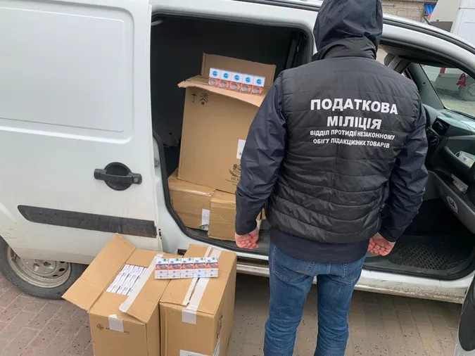 У Ковелі через пошту намагалися відправити 4 500 пачок контрабандних цигарок (фото)