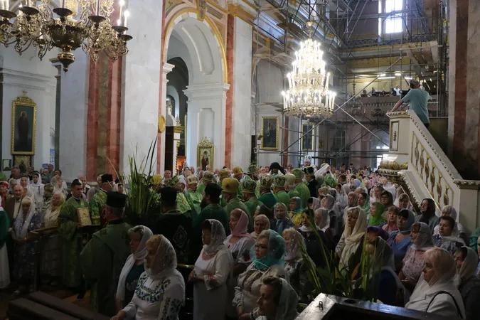 Яким було престольне свято у луцькому соборі Святої Трійці (фото)