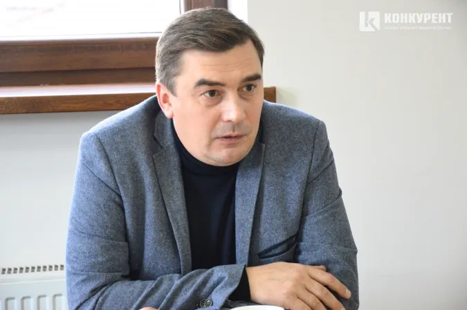 Добродомов у Луцьку розповів, скільки Україна втрачає грошей на «лівій» горілці