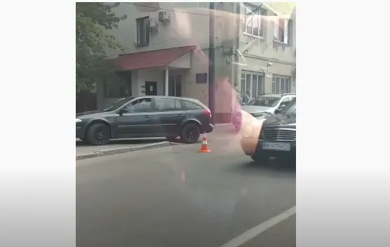 У Луцьку на Ковельській авто вилетіло на тротуар (відео)