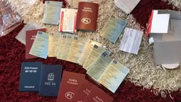 Через "Ягодин" незаконно ввозили автомобілі на "бляхах" : викрили схему (фото) 