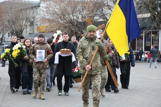 Громада на Волині попрощалася з Героєм Іваном Доценком (фото)