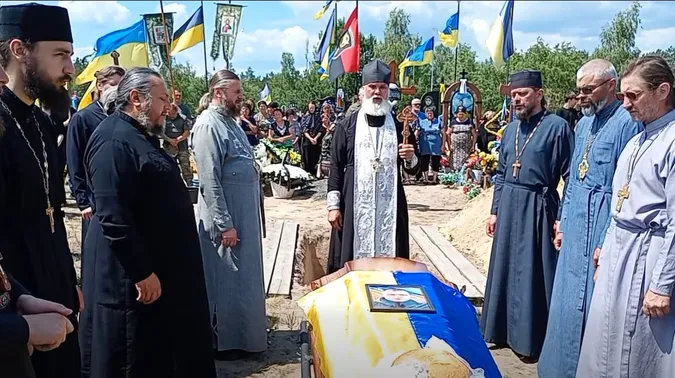 Понад два роки вважався зниклим безвісти: на Волині попрощалися з Героєм Володимиром Величком (фото)