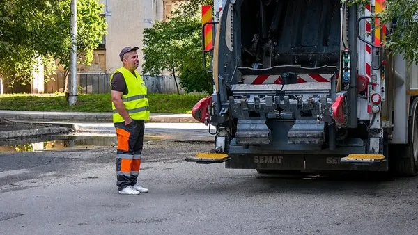 Понад 80 грн з людини: чому у Луцькій громаді виріс тариф на вивезення сміття (фото, відео)