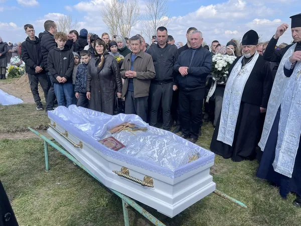 На Волині попрощалися з багаторічним настоятелем Володимиром Лапінським (фото)