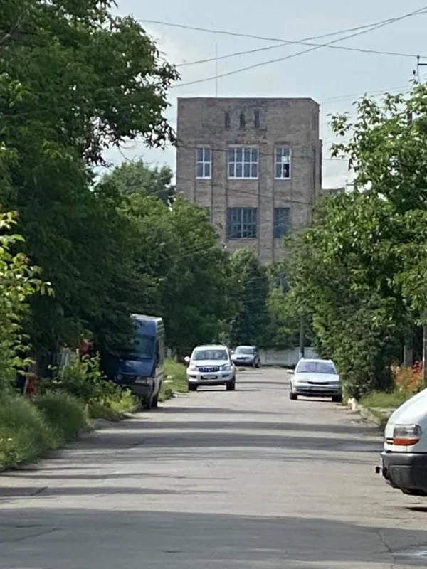 У Луцьку автомобіль облили лайном (фотофакт)