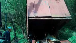 Лучани почали добровільно зносити гаражі (фото)