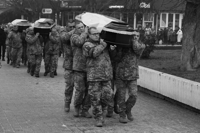 У Луцьку попрощалися з трьома загиблими на Донеччині військовими (фото)