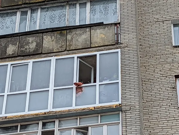 Загорівся матрац: у Луцьку гасили пожежу в гуртожитку (фото, відео)