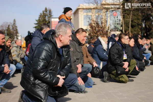 У Луцьку попрощалися із Героями, які загинули внаслідок авіаудару по аеродрому (фото)