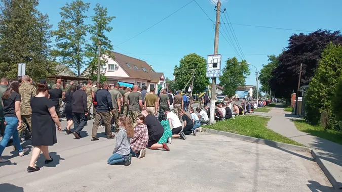 У Шацьку попрощалися із загиблим під Бахмутом молодим воїном (фото)
