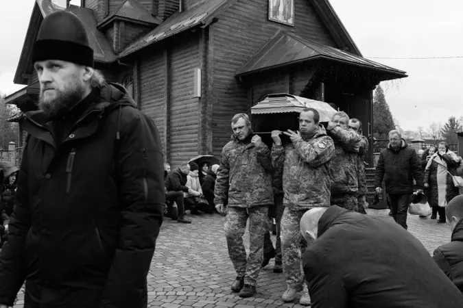 У Луцьку попрощалися із загиблим на Донеччині Олексієм Клімчуком (фото)