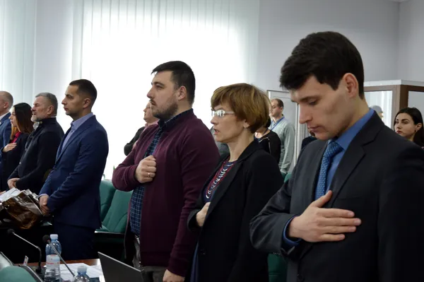 Втихомирити, хоча й не надовго, опонентів зміг лише Гімн України