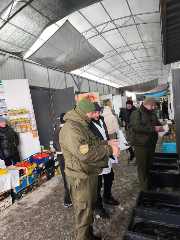 У Нововолинську перевірили продаж риби на ринку: що виявили (фото)