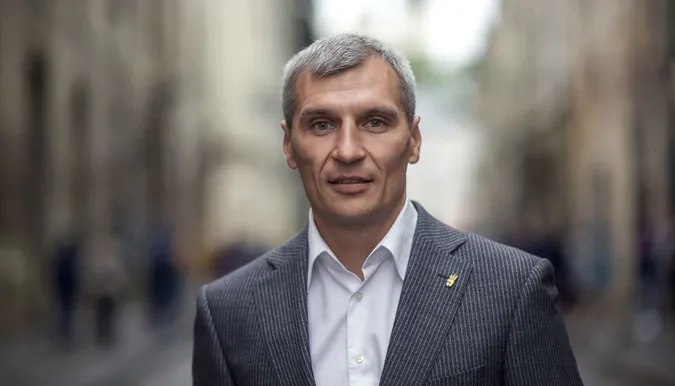 Депутати Луцькради агітують за незареєстрованого «кандидата»