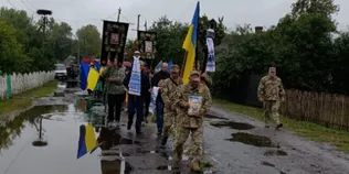 На Волині провели в останню земну дорогу воїна Віталія Щербачука (фото)